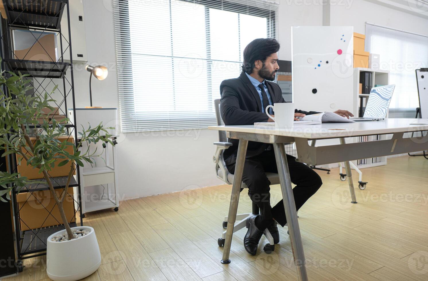 Boss have prepare before meeting to check on progress of business project,262 photo