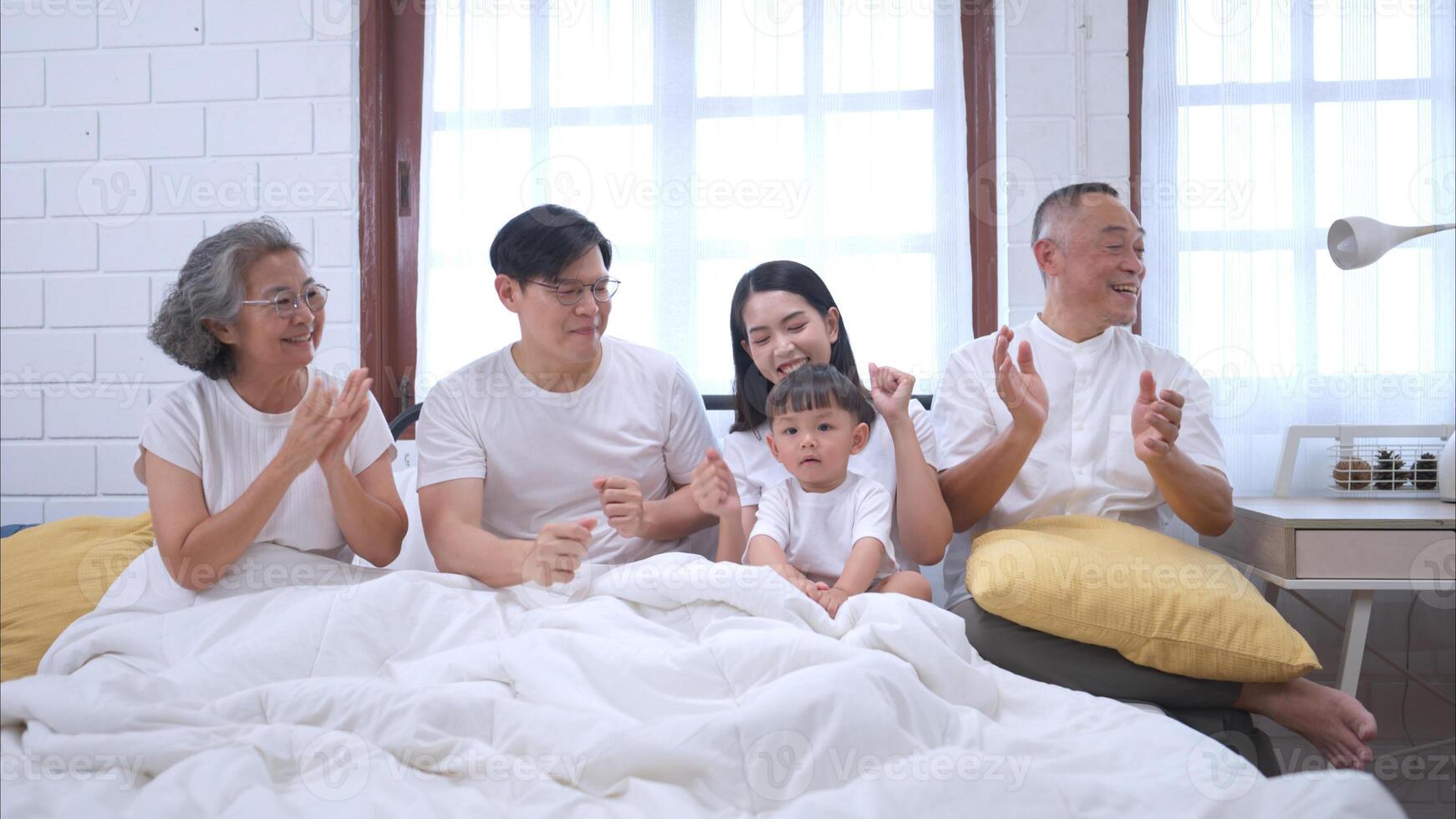 Before putting the kids to bed, parents, grandparents, and kid unwind and play,297 photo