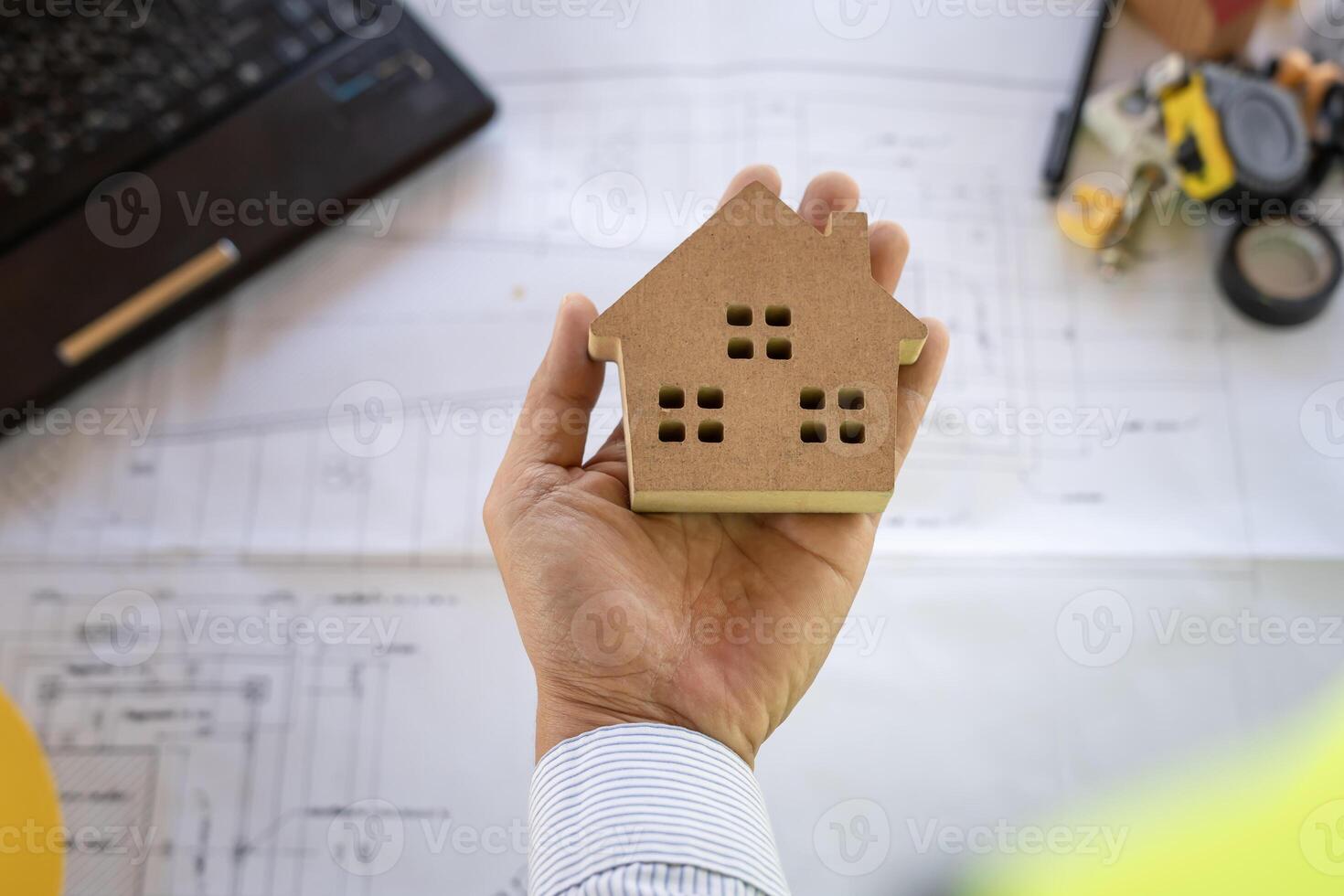 lease, rental, sell home. Real estate agent manager sent home for new owner. rent house, Sales, loan credit financial, insurance, Seller, dealer, installment, buy, sell, move in photo