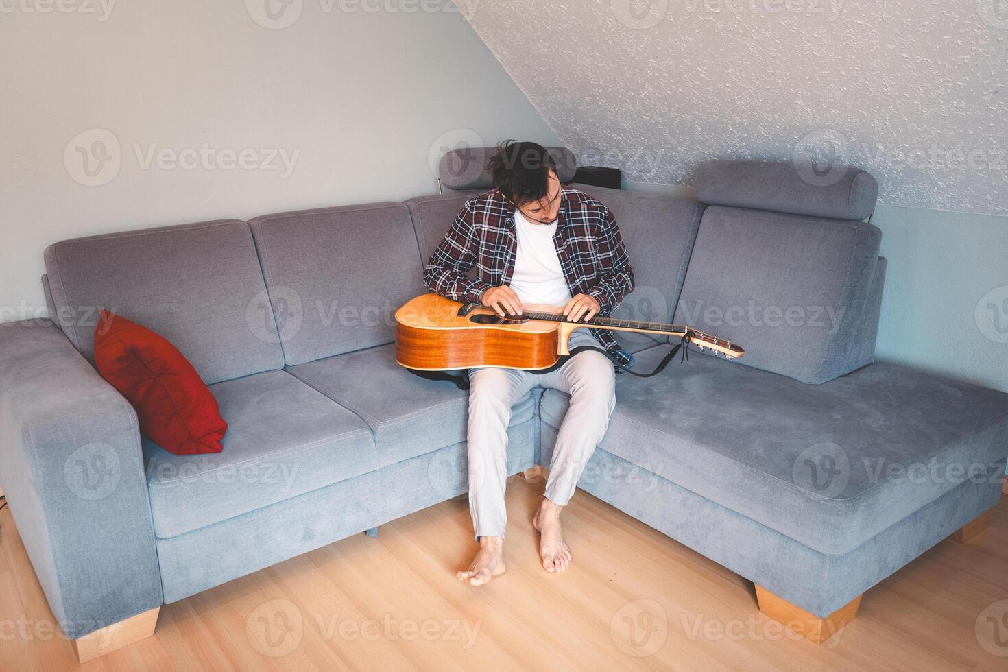 A gentle rhythm from the hands of a focused player photo