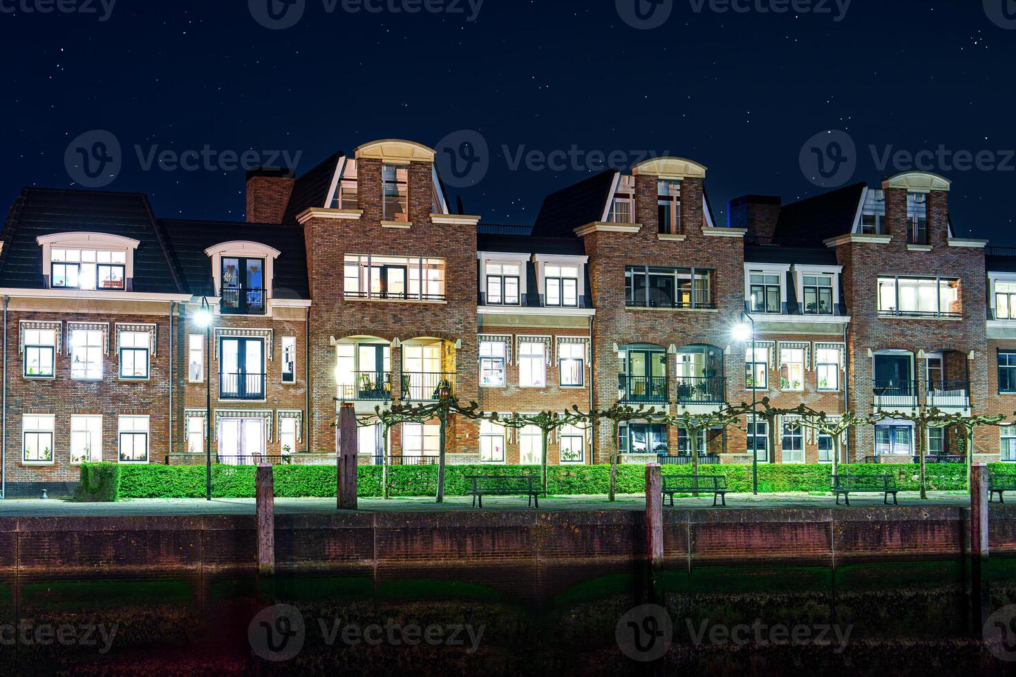 Exploring the Vibrant Nightlife of Zierikzee, Netherlands - A Variety of Nightlife Experiences Await photo
