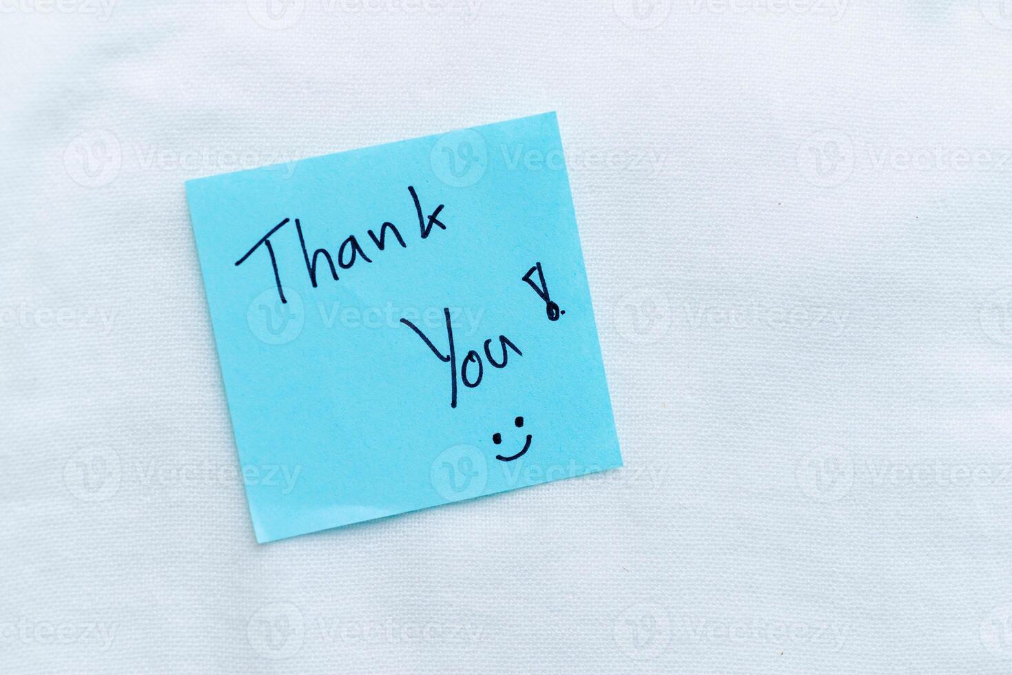 Gratitude expression office setting note minimalist environment personal touch business appreciation concept photo