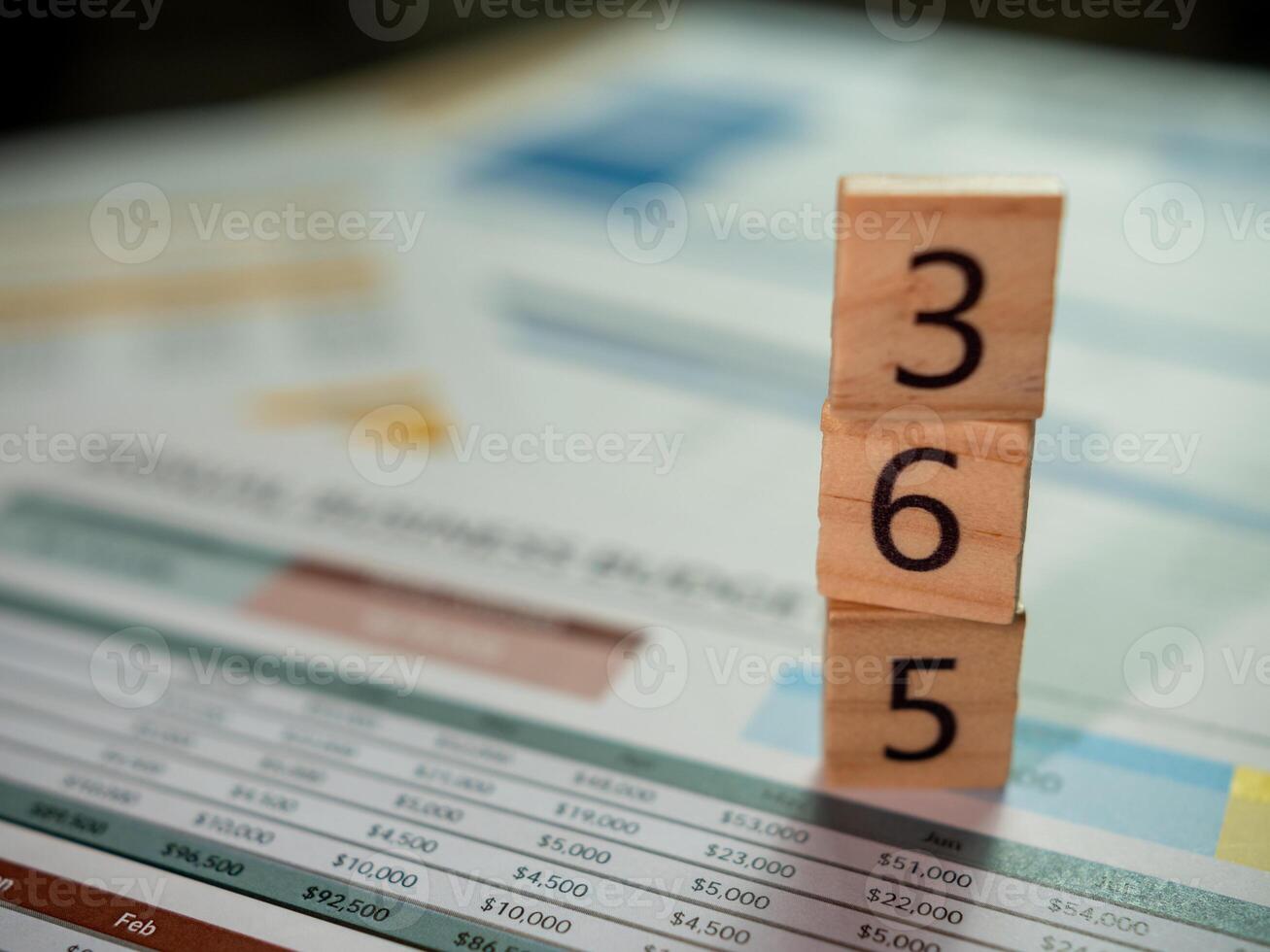 Business growth strategies for 365 days a year of success in the corporate environment photo
