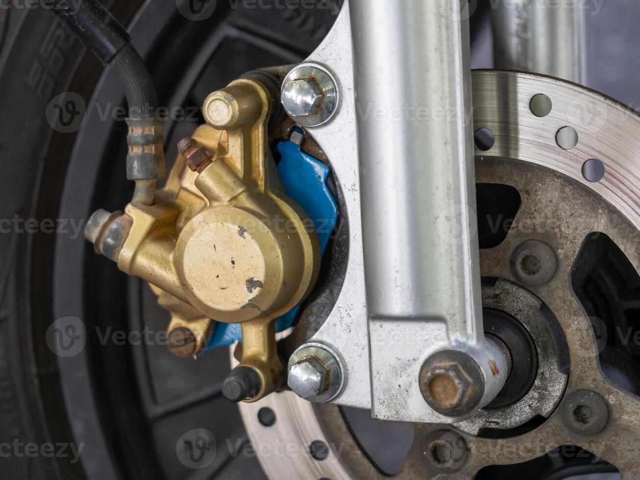 Engineering insights into motorcycle brake systems a detailed garage workshop analysis photo