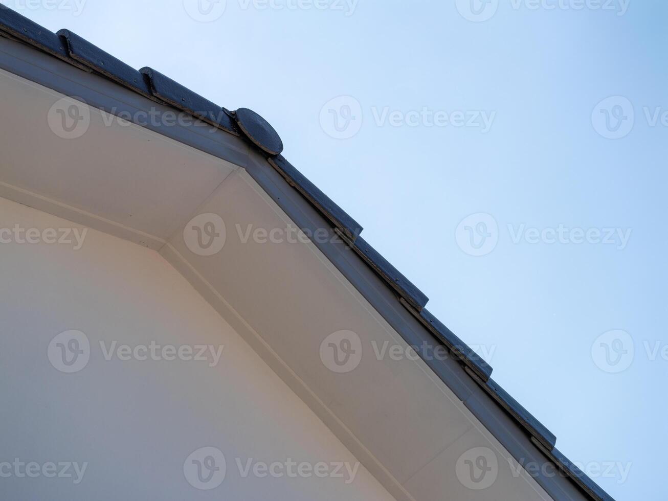 Roof edge design residential area architectural clear sky low angle modern aesthetics photo