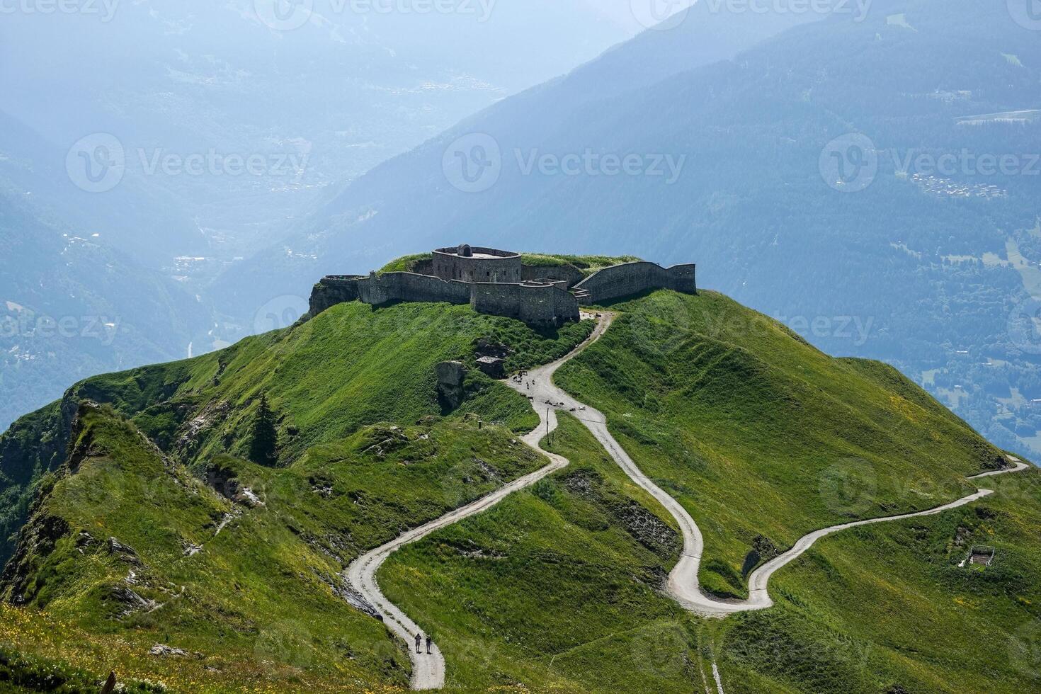 View of the Fort de la Platte at altitude in Bourg-Saint-Maurice photo