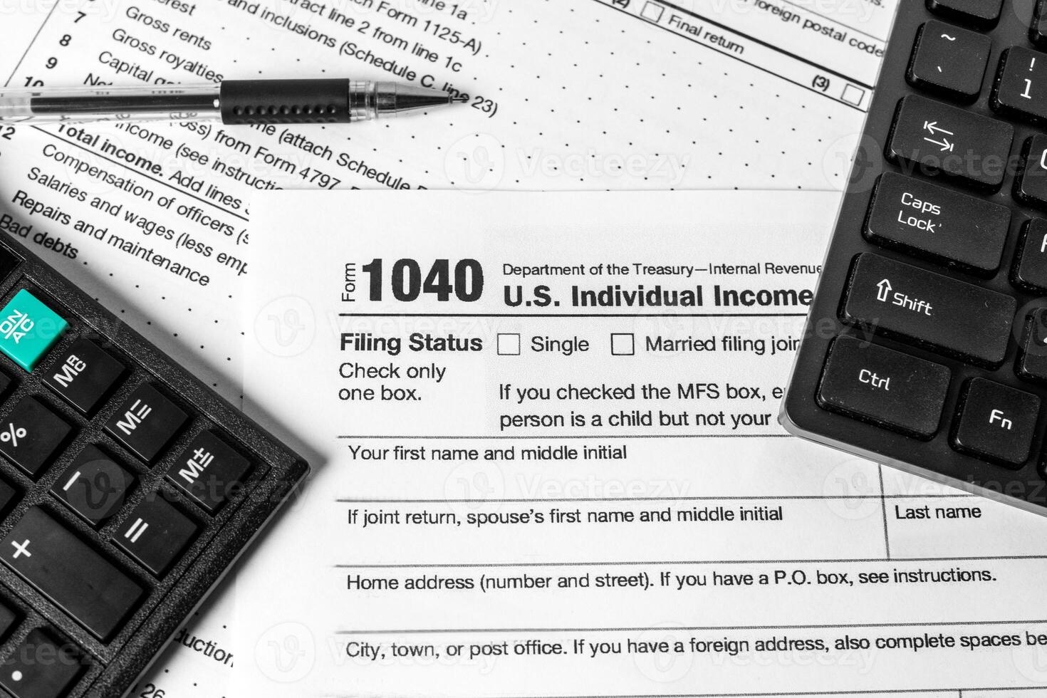 Filing online taxes before deadline photo