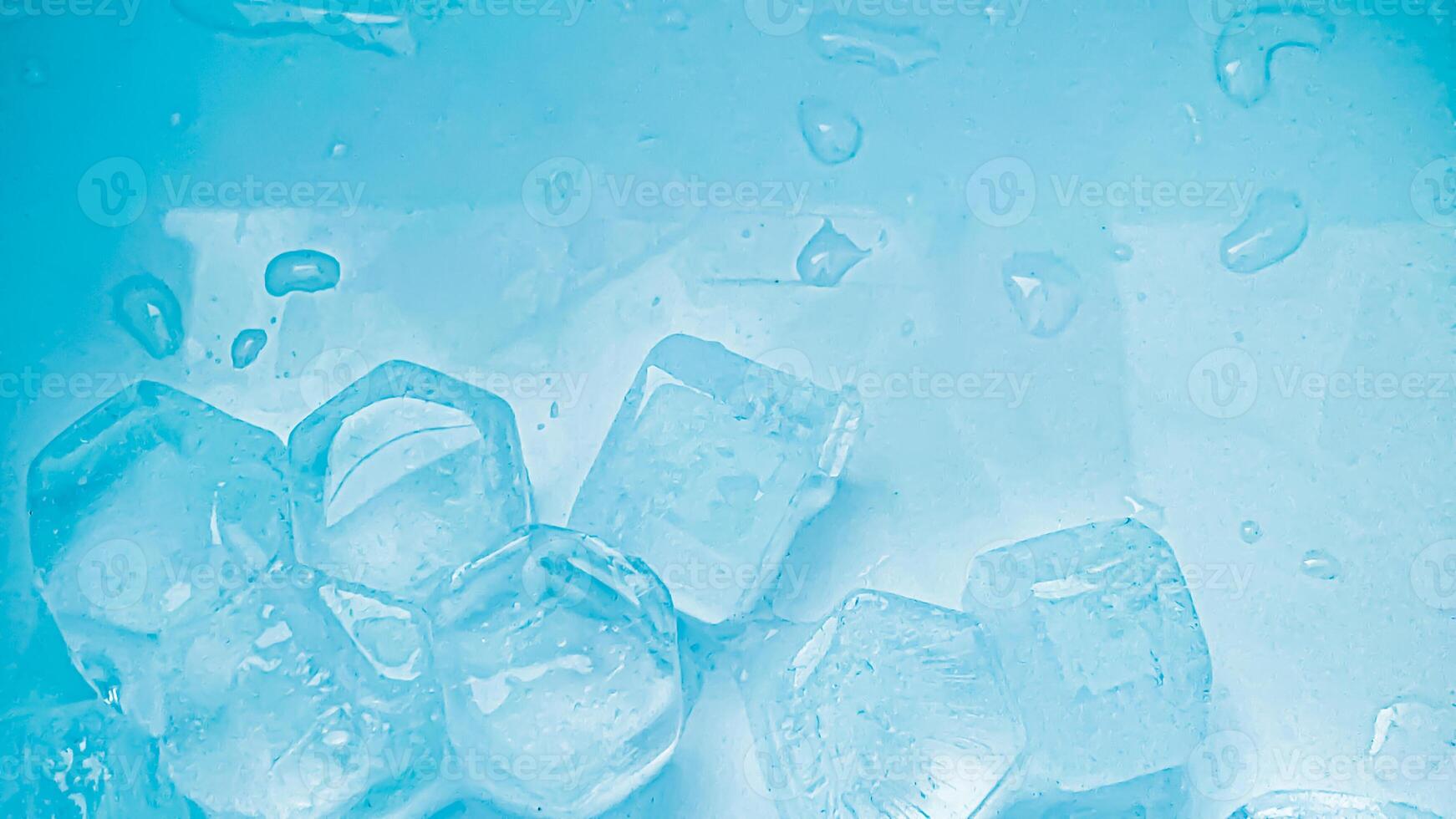icecubes background,icecubes texture,icecubes wallpaper,ice helps to feel refreshed and cool water from the icecubes helps the water refresh your life and feel good.ice drinks for refreshment business photo