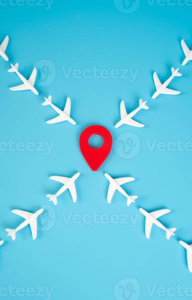 A large amount of aircraft traffic arrives at the destination. Peak travel season, overcrowded airports, aviation congestion, and increasing tourist flow. Logistics, flight management systems photo