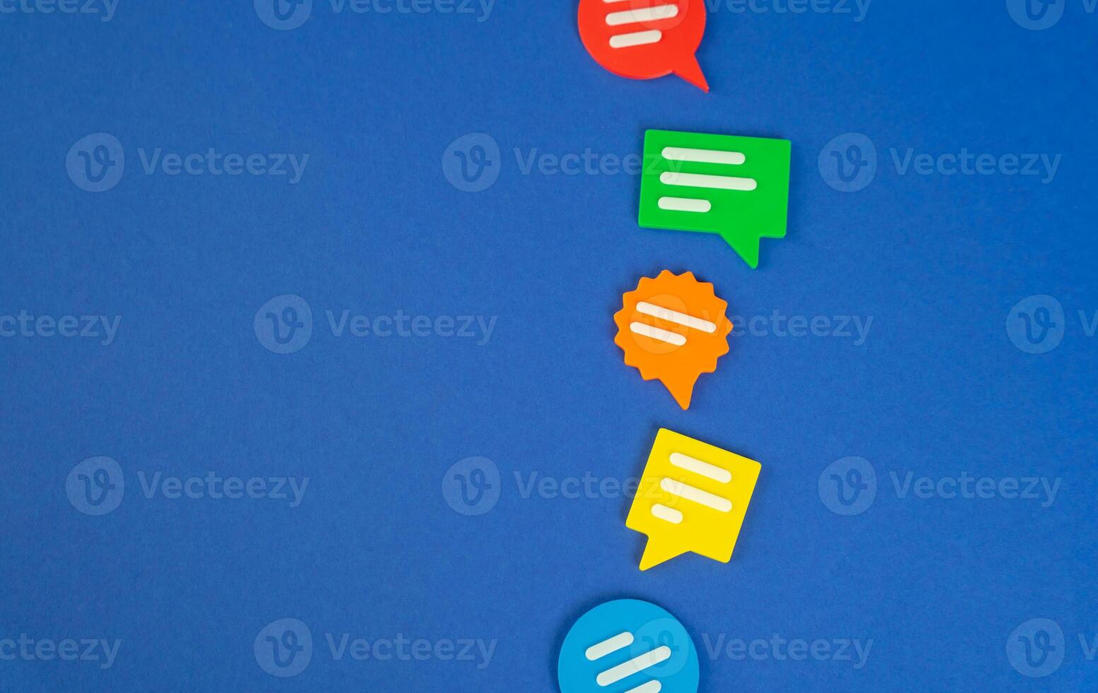 Various reviews and opinions in the form of colorful conversational figures. Diversity of feedback, user engagement. Customer reviews, open forums. photo