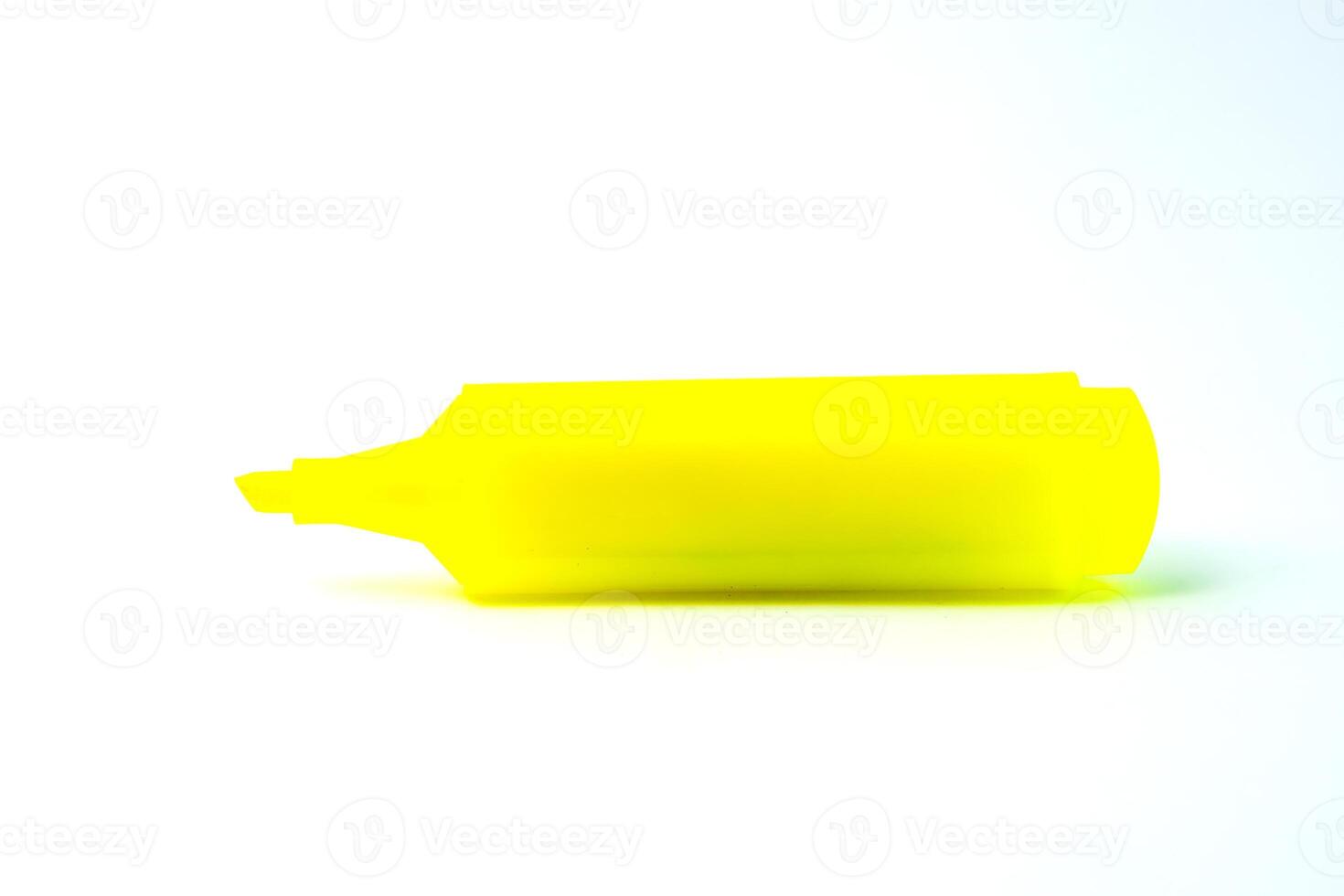 Bright yellow highlighter pen with a chisel tip for smooth, precise marking. Perfect for students, office work, and note-taking. Fast-drying, smudge-proof, and long-lasting ink. photo