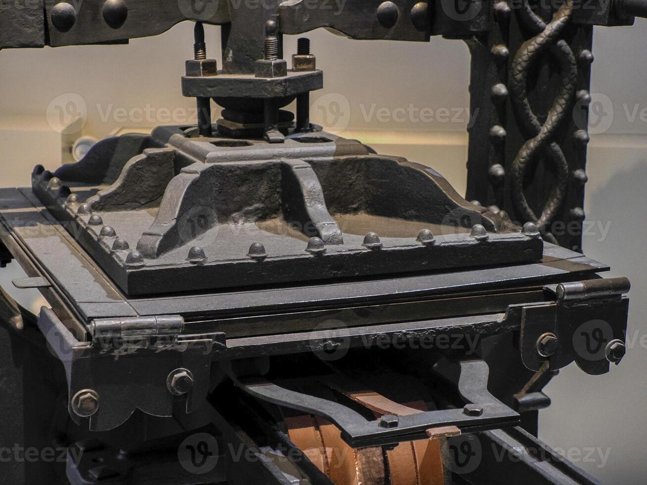 old printing press machine replica photo