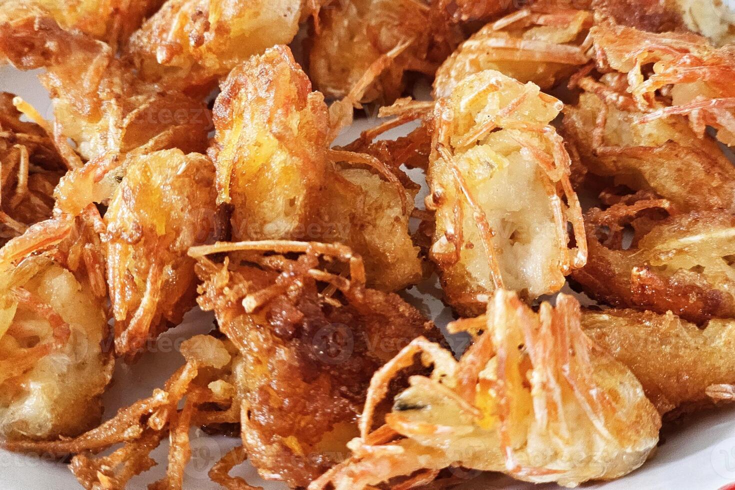 Fried Shrimp Head Snack or Fried Shrimp Chin Recipe. photo