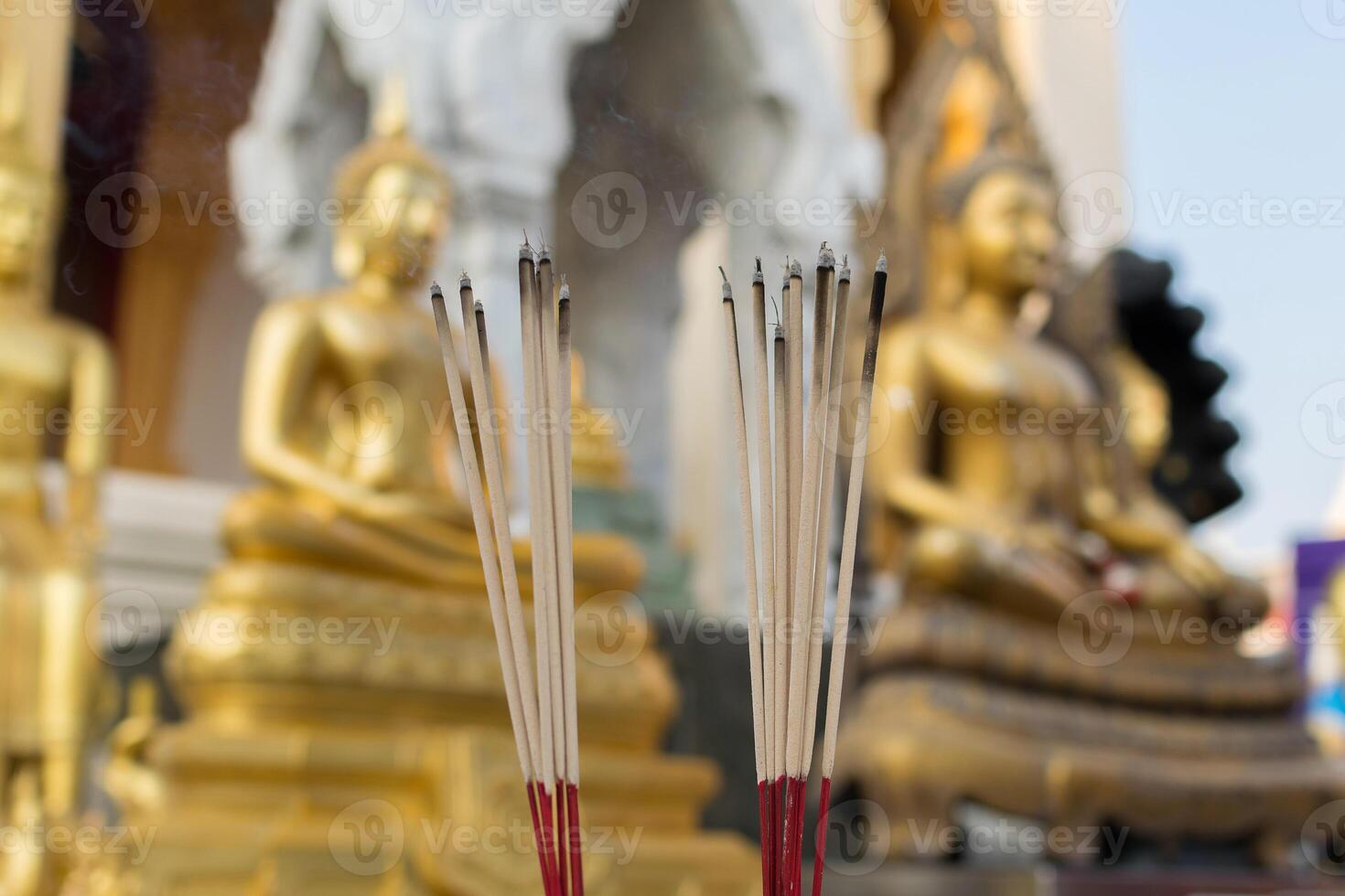 Thai buddha statue, Wat Traimitr Withayaram photo