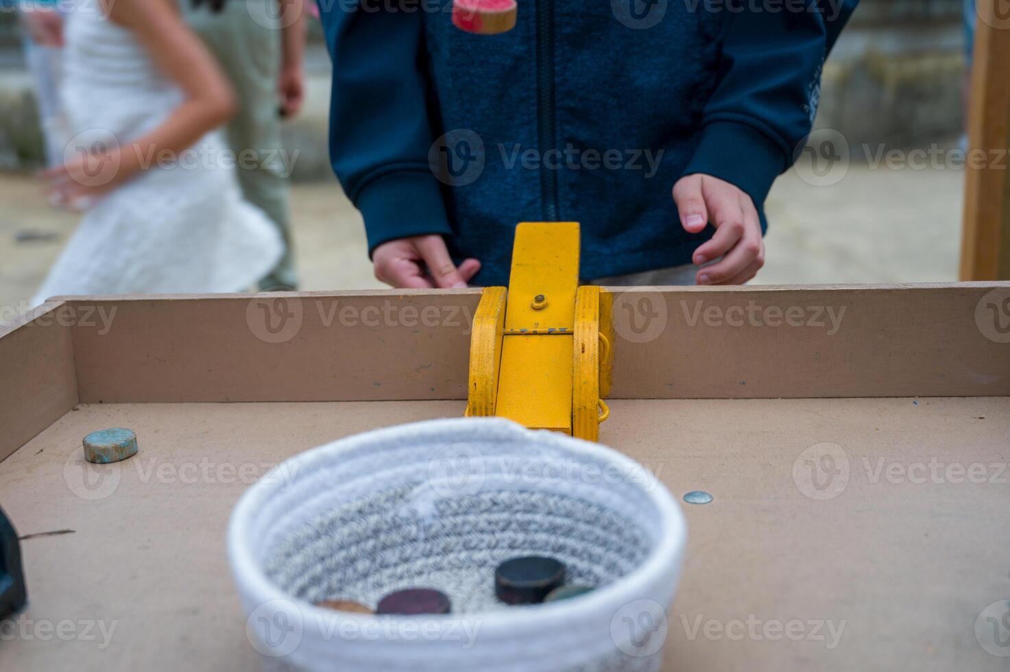 retro manual handmade wooden gameretro manual handmade wooden game3 photo