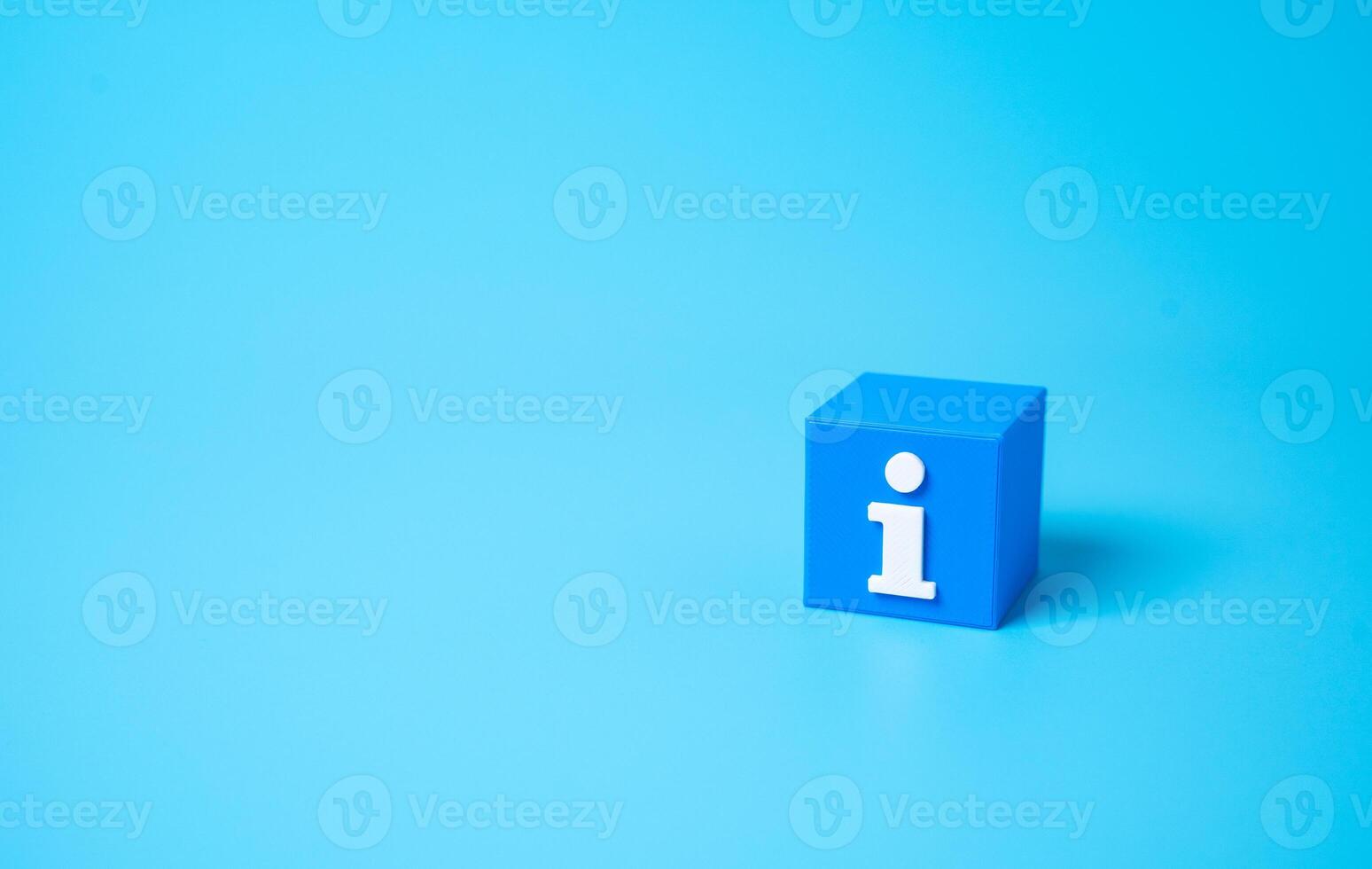 Information cube. Reference and information support service. access to structured data. Support services, inquiry response systems. Knowledge management, and business intelligence. photo