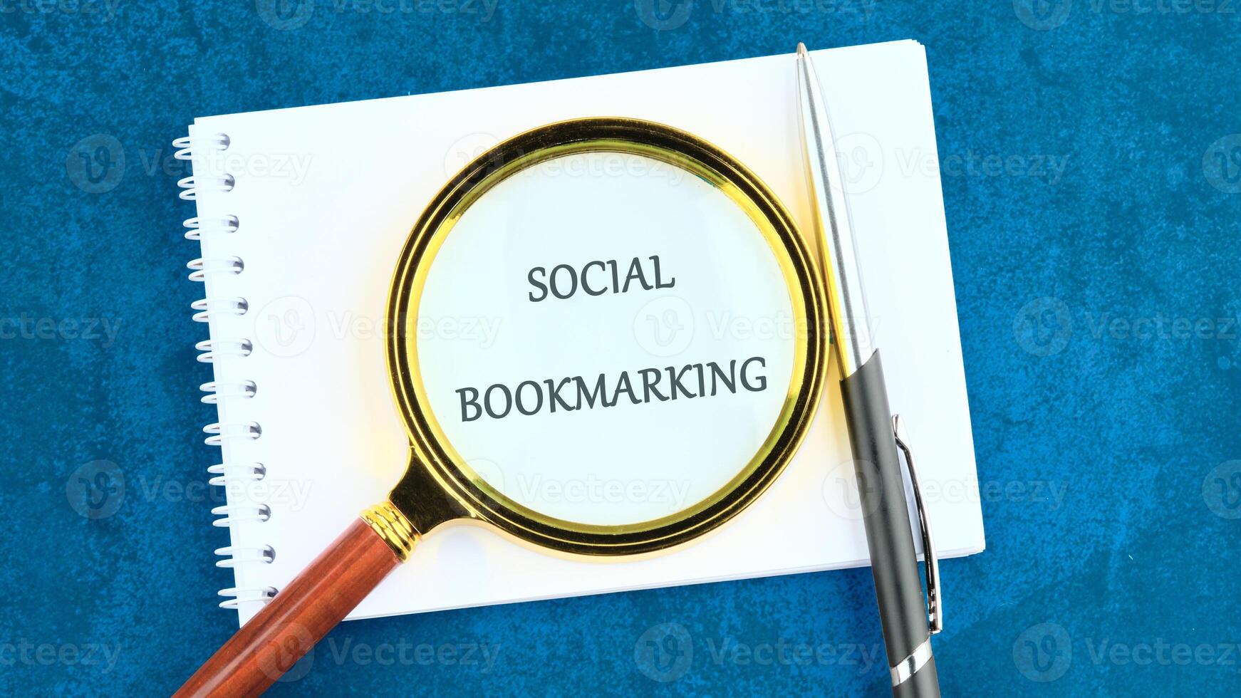 Social bookmarking boosts engagement by enabling users to easily save, organize, and share web content across digital platforms photo
