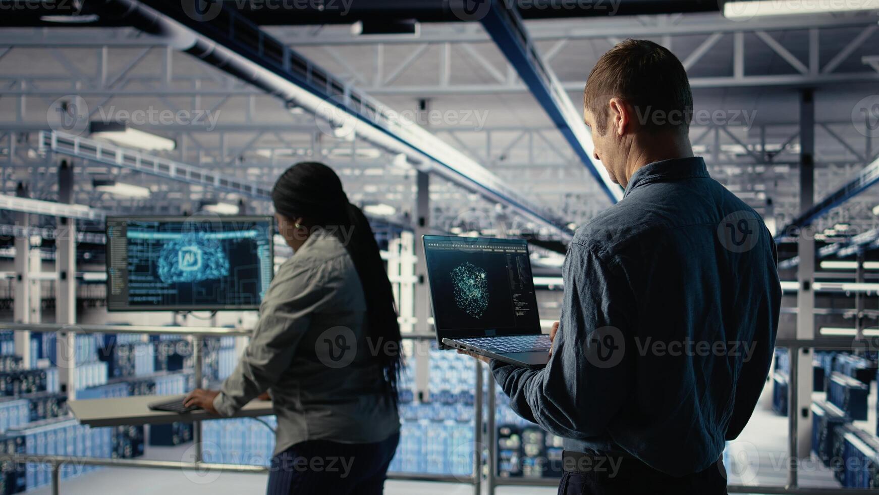 datos centrar software desarrollador utilizando ai llm chatbot sugerencias a ajustar aparejos sistema ajustes. servidor cubo eso profesional utilizando grande idioma modelo en ordenador portátil a gestionar infraestructura, cámara un foto