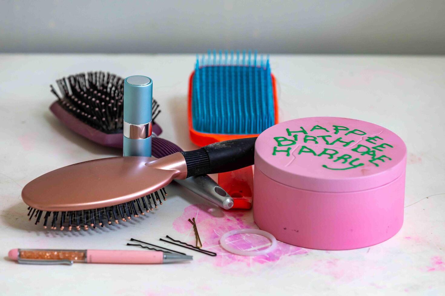 Still life style photography, with a mix of random objects arranged in an artistic way cxz photo