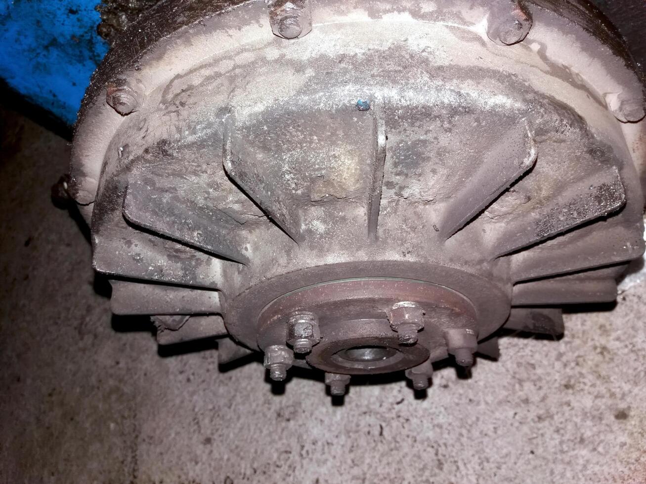 Detailed View of Hydraulic Drive Clutch Component in Mechanical Workshop Setting photo