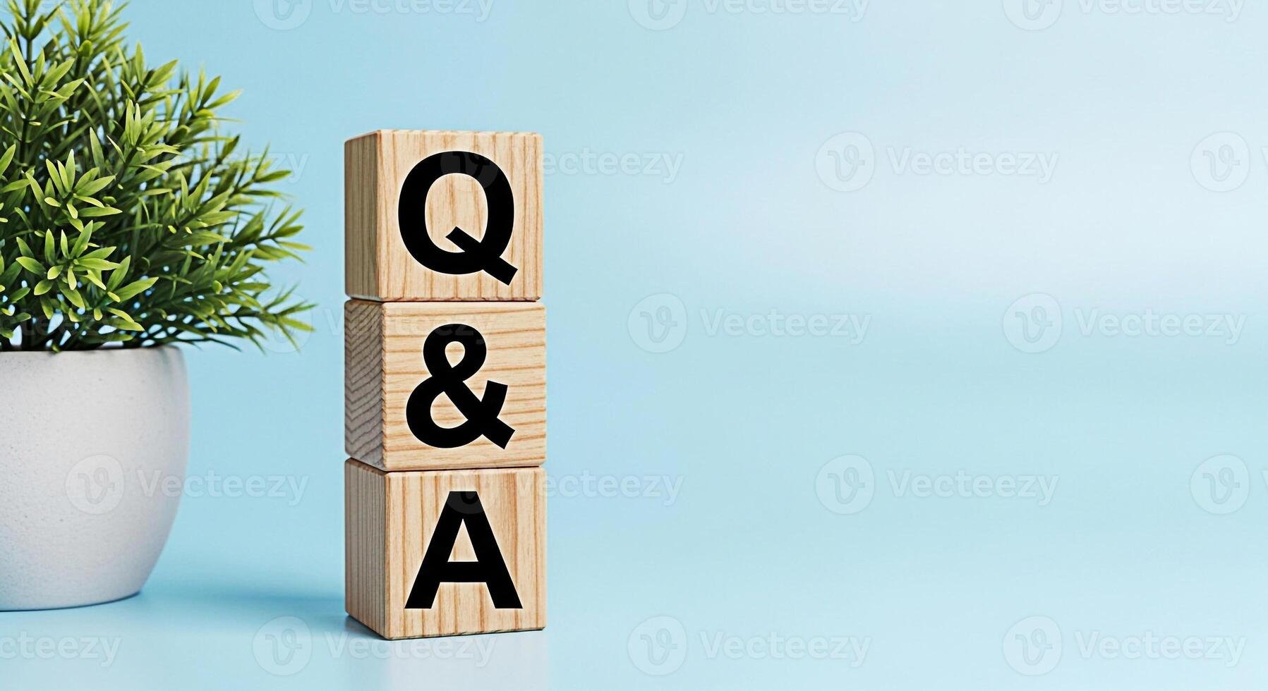 de madera bloques mostrando qa en un brillante estudio ajuste representando preguntas y respuestas conocimiento compartiendo y apoyo creando un claro y informativo atmósfera para aprendizaje y resolver problemas foto