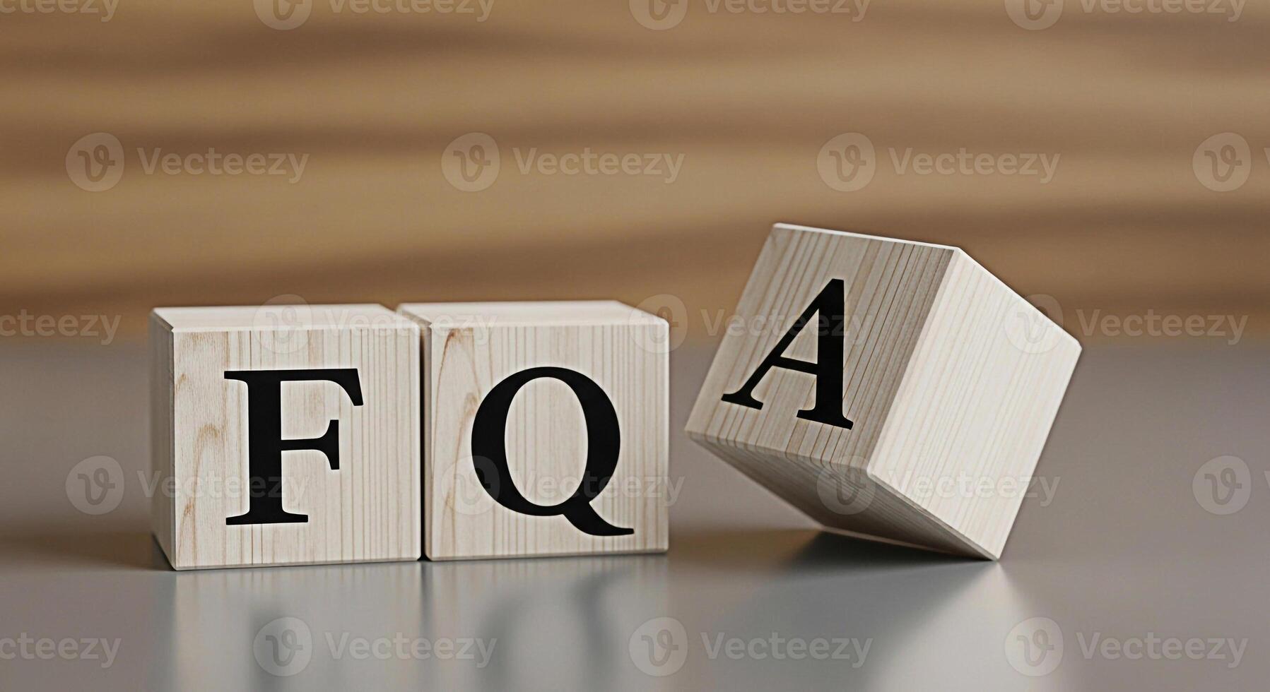 de madera bloques mostrando Preguntas más frecuentes en un neutral superficie representando frecuentemente preguntó preguntas y información transporte claridad y Guia en un sencillo y accesible formato foto