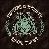 Diseño de emblema con tigre en corona vector