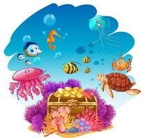Tesoro cofre y animales marinos bajo el agua. vector