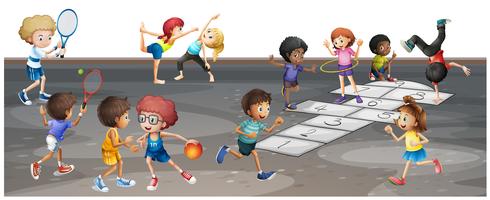 Muchos niños practican diferentes deportes.