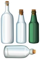 Cuatro diseños de botellas de vidrio. vector