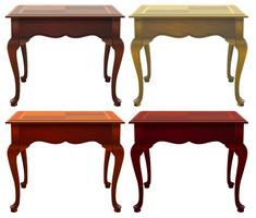 Cuatro mesas de madera
