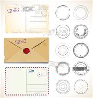 Conjunto de sellos postales y tarjetas postales sobre fondo blanco Correo postal Oficina de correo aéreo