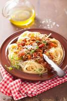 pasta italiana espagueti a la boloñesa foto