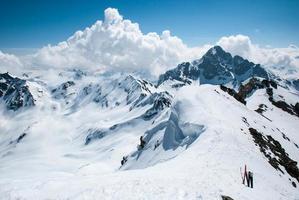 montañismo de esquí en los Alpes suizos