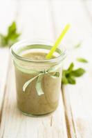Avocado and pear smoothie