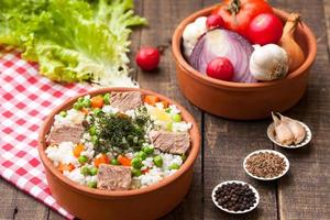 arroz con carne de res y vegetales