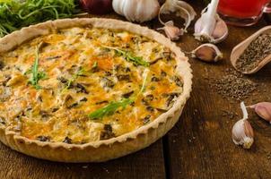 Cheese Quiche with chicken, arugula and mushrooms