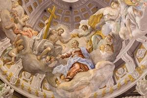trnava - coronación del fresco barroco de la virgen maría foto