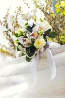 ramo de novia de flores blancas