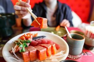 conjunto de sashimi de comida japonesa