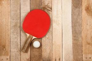 paleta de ping pong y pelota