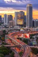 paisaje que construye el distrito financiero moderno de Bangkok. en forma de s