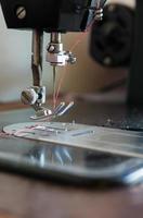 aguja de máquina de coser antigua foto