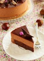 pastel de chocolate con brownie de mousse de castañas. foto
