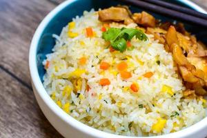 arroz frito con pollo teriyaki
