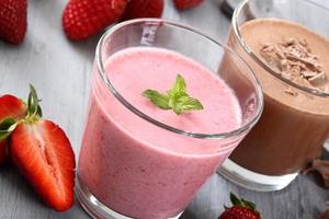 smoothie strawberries and chocolate