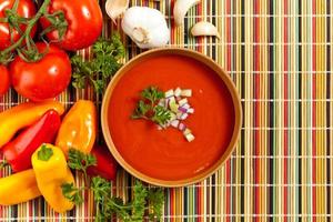 sopa de tomate fresca foto