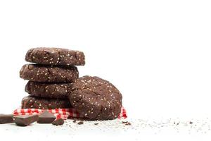 pila de galletas de semillas de chia y almendras de chocolate negro saludable