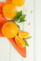 jugo de naranja recién exprimido foto