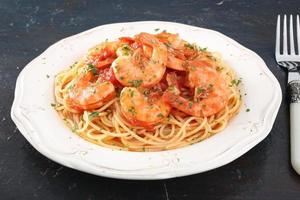 pasta spaghetti with prawns